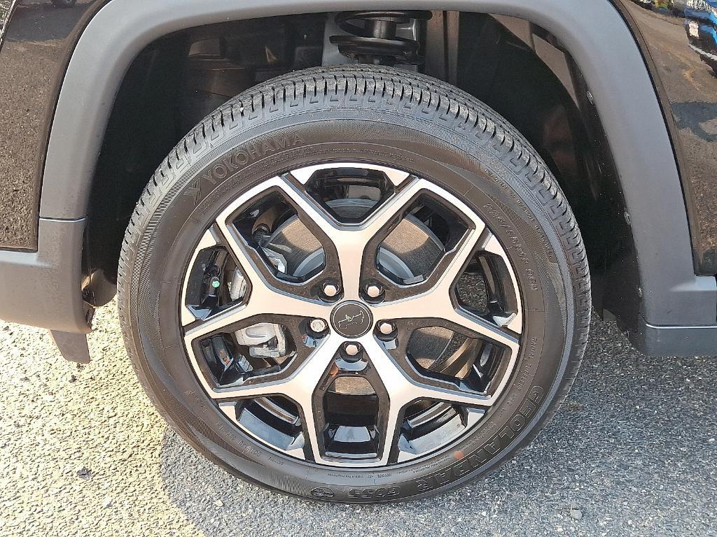 new 2025 Jeep Compass car, priced at $33,442