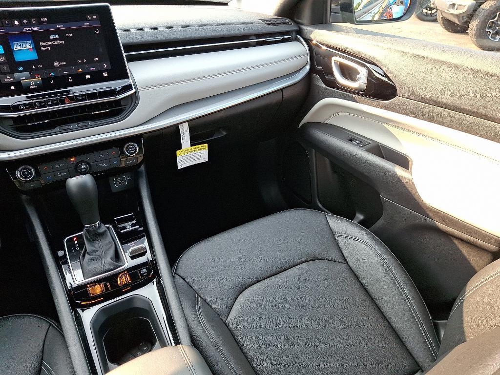 new 2025 Jeep Compass car, priced at $33,442