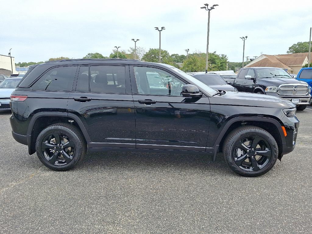 new 2025 Jeep Grand Cherokee car, priced at $51,509