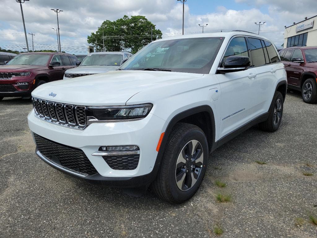 new 2022 Jeep Grand Cherokee 4xe car