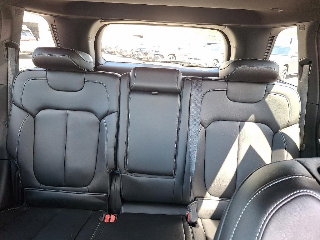 new 2025 Jeep Grand Cherokee car, priced at $51,084