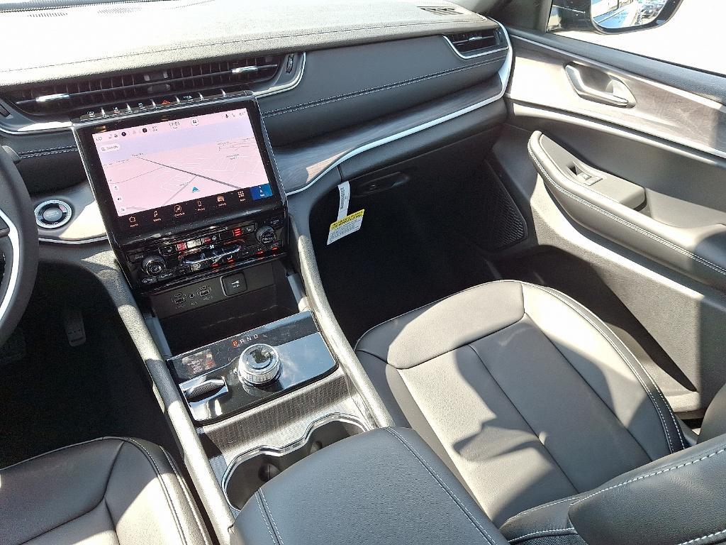 new 2025 Jeep Grand Cherokee car, priced at $51,084