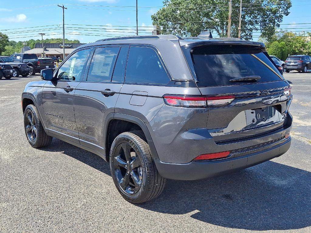new 2025 Jeep Grand Cherokee car, priced at $51,084