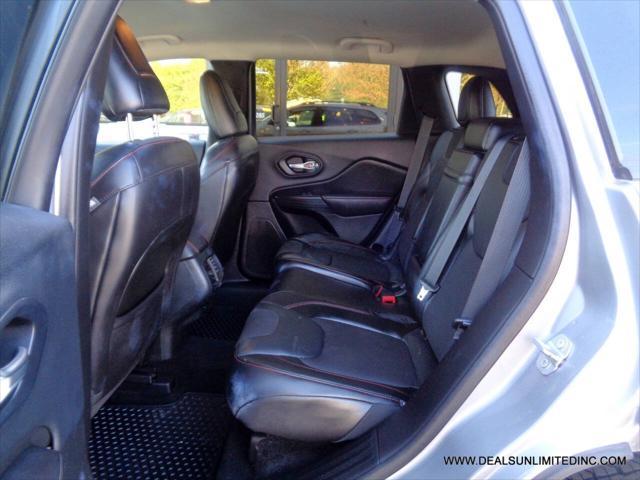 used 2015 Jeep Cherokee car, priced at $12,988