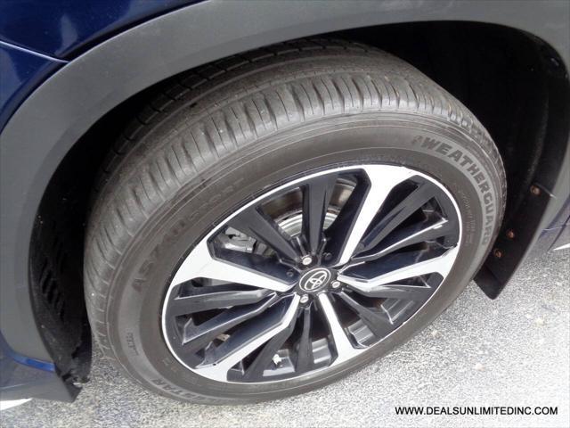used 2021 Toyota Highlander car, priced at $32,888