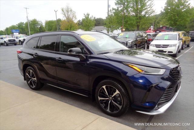 used 2021 Toyota Highlander car, priced at $32,888
