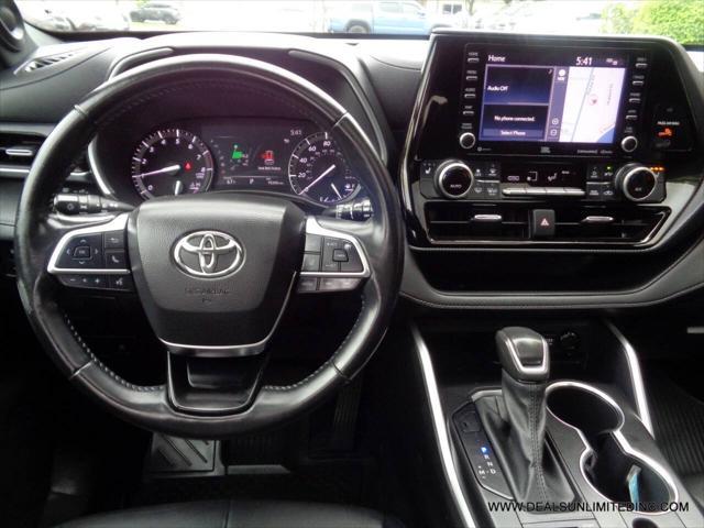used 2021 Toyota Highlander car, priced at $32,888