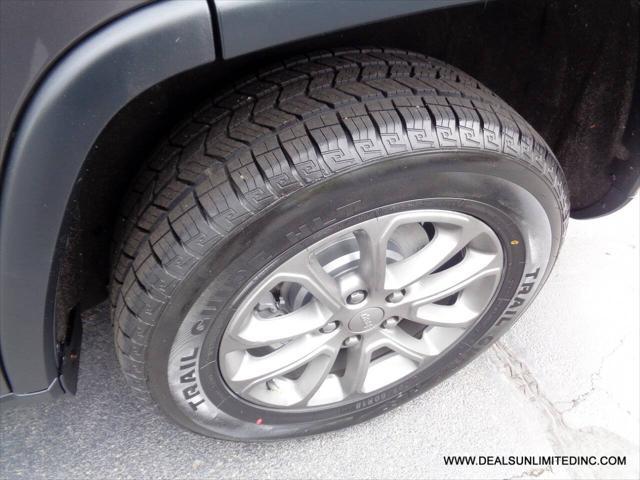 used 2015 Jeep Grand Cherokee car, priced at $14,988