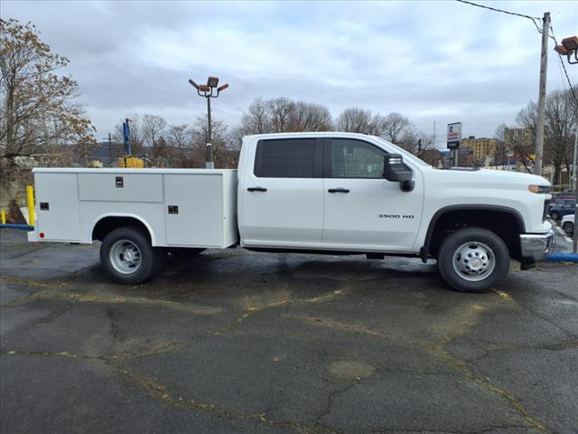 new 2025 Chevrolet Silverado 3500 car, priced at $71,028