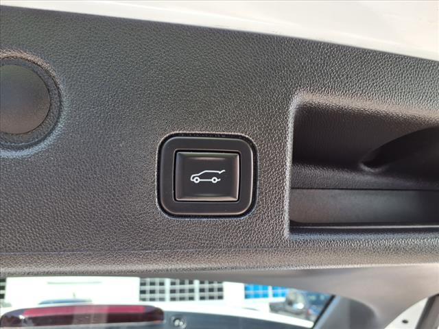 used 2023 Chevrolet Equinox car, priced at $25,999