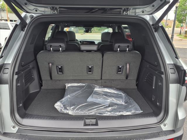 new 2025 Chevrolet Traverse car, priced at $49,615