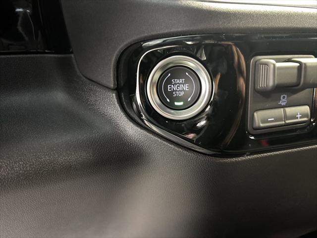 new 2025 GMC Sierra 1500 car, priced at $45,300