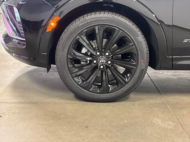 new 2025 Buick Envista car, priced at $30,355