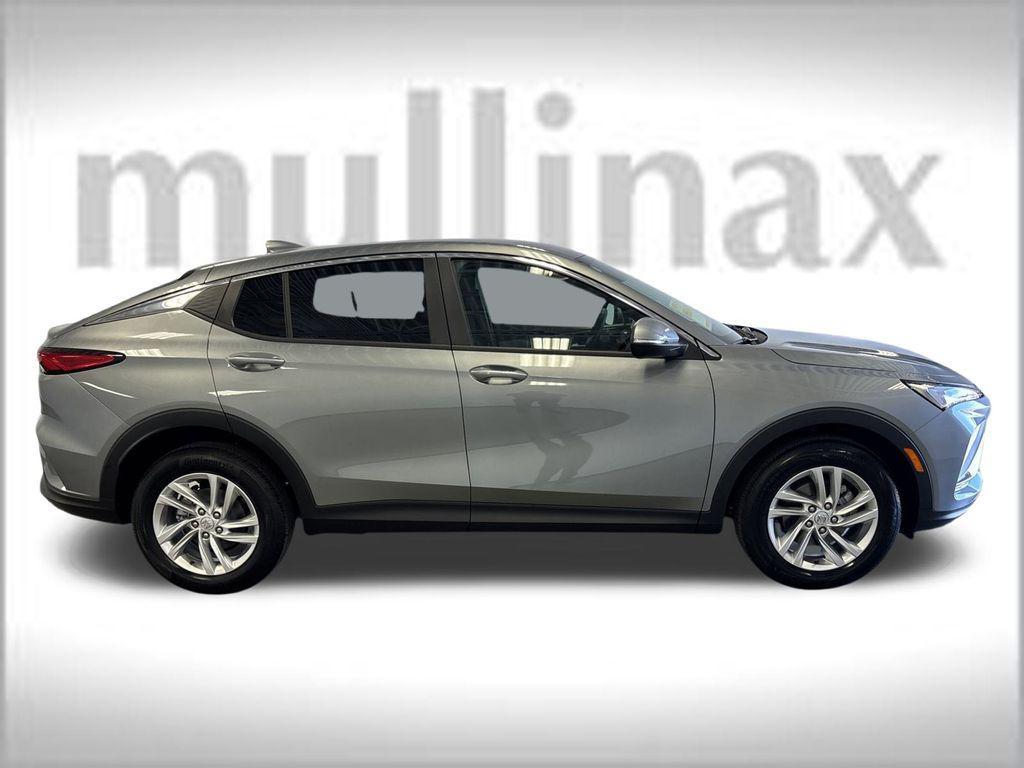 new 2025 Buick Envista car, priced at $26,565
