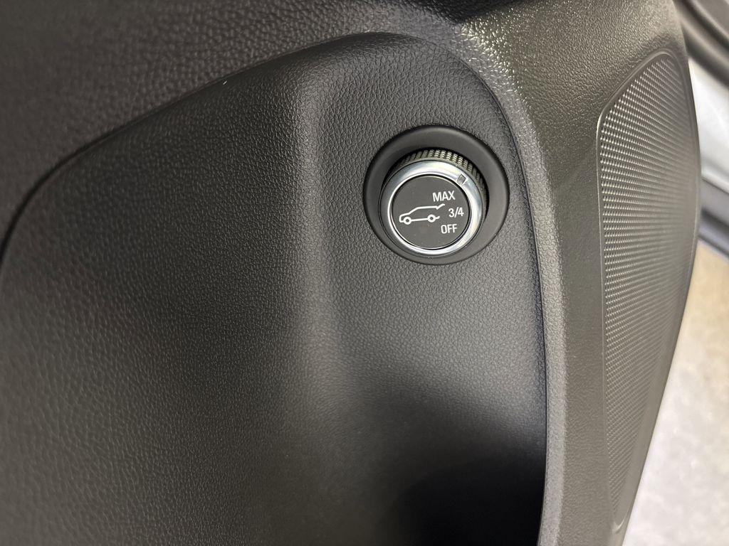 new 2025 Buick Envista car, priced at $26,565