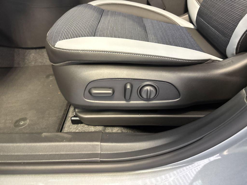 new 2025 Buick Envista car, priced at $26,565