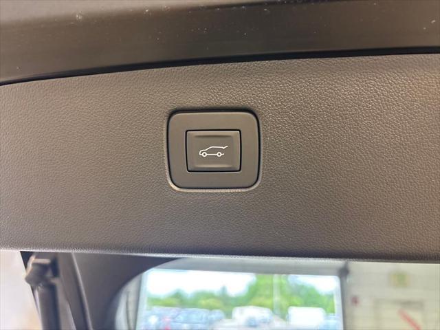 new 2025 Buick Envista car, priced at $30,355