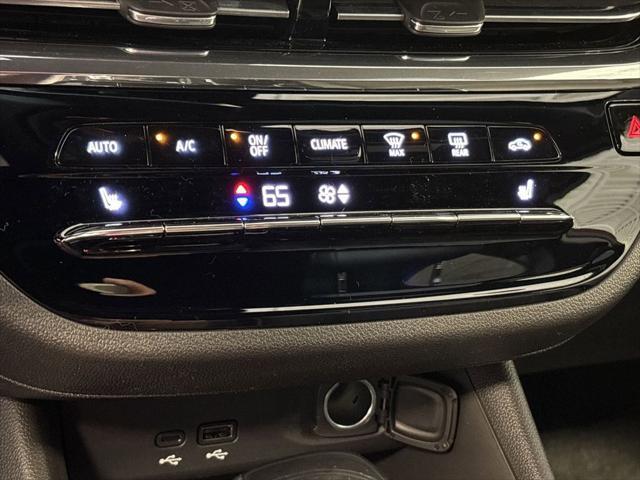 new 2025 Buick Envista car, priced at $30,875