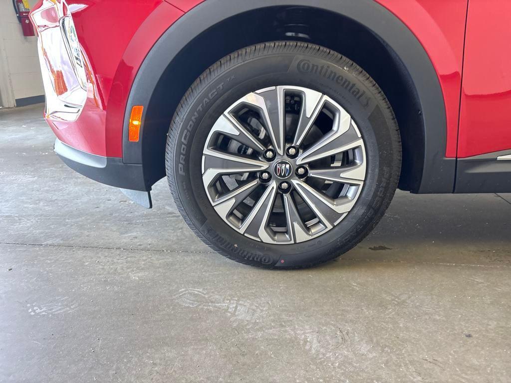 new 2025 Buick Envision car, priced at $33,551