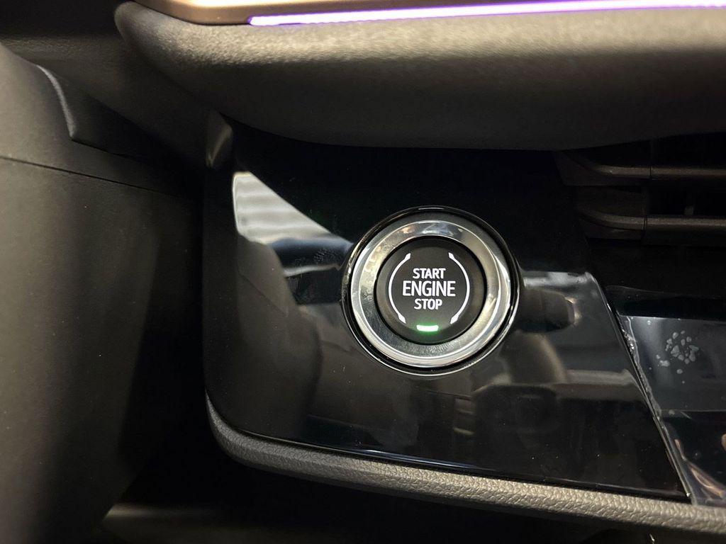 new 2025 Buick Envision car, priced at $35,924