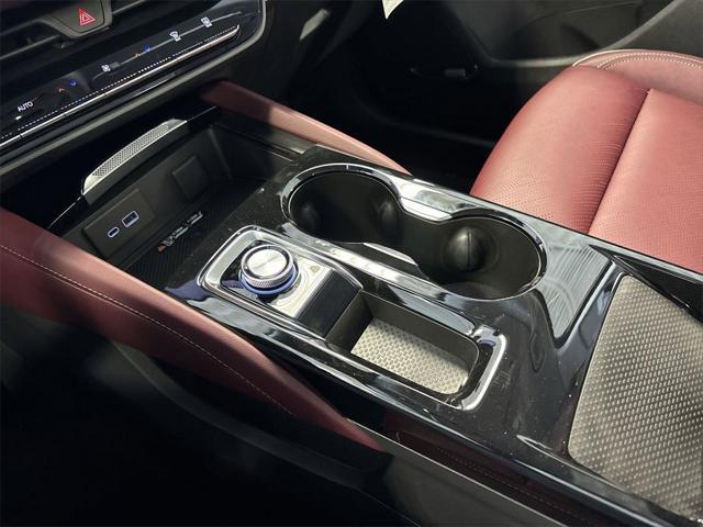 new 2025 Buick Envision car, priced at $40,195