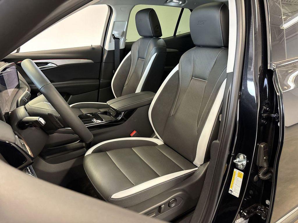 new 2025 Buick Envision car, priced at $35,924