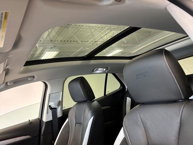 new 2025 Buick Envision car, priced at $39,642