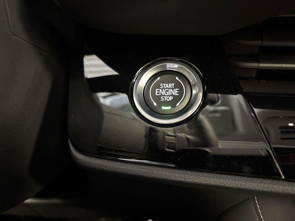 new 2025 Buick Envision car, priced at $40,382