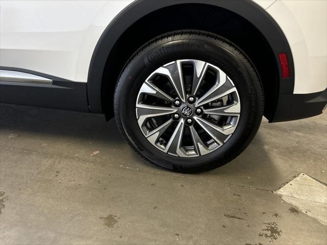 new 2024 Buick Envision car, priced at $33,240