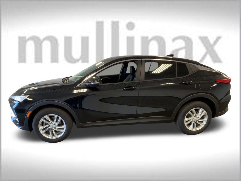 new 2025 Buick Envista car, priced at $24,183