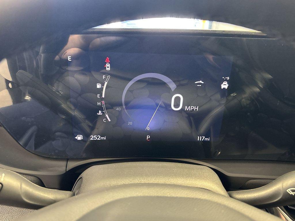 new 2025 Buick Envista car, priced at $24,183