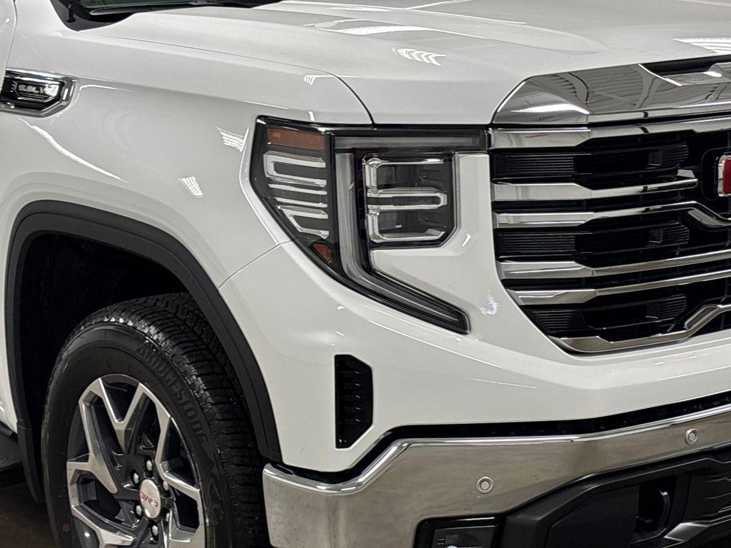 new 2026 GMC Sierra 1500 car, priced at $55,930