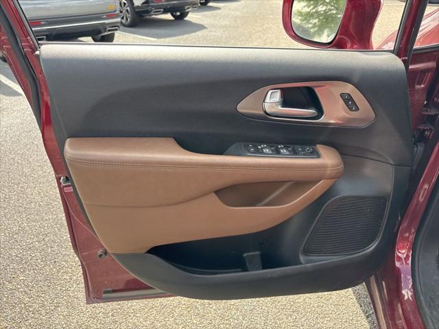 used 2017 Chrysler Pacifica car, priced at $16,500