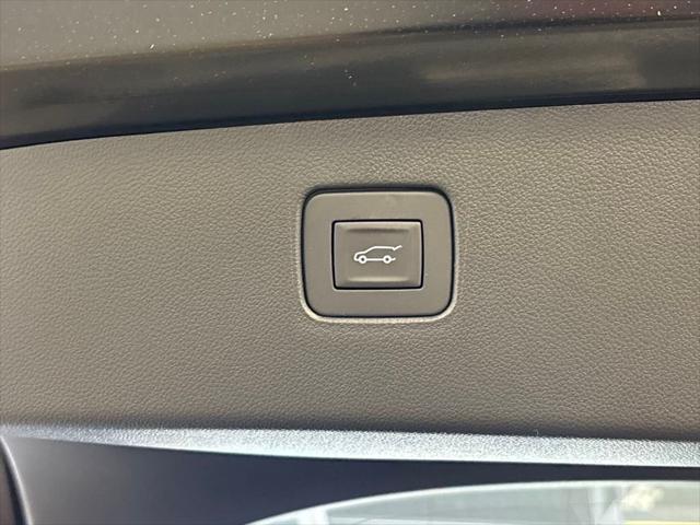 new 2025 Buick Envista car, priced at $30,355