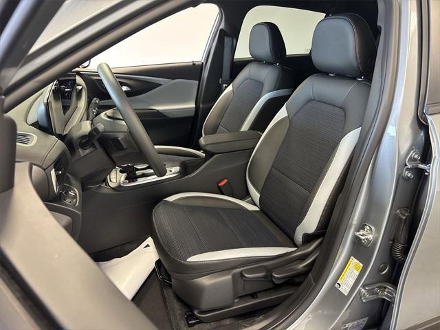 new 2025 Buick Envista car, priced at $25,340