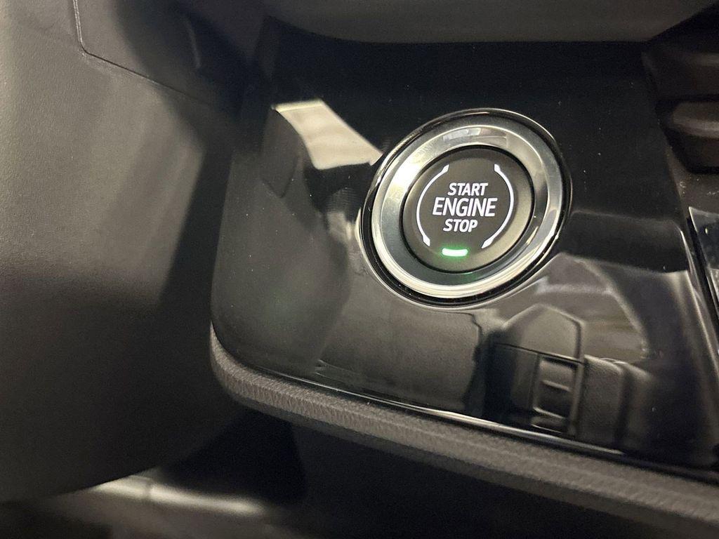 new 2025 Buick Envision car, priced at $35,924