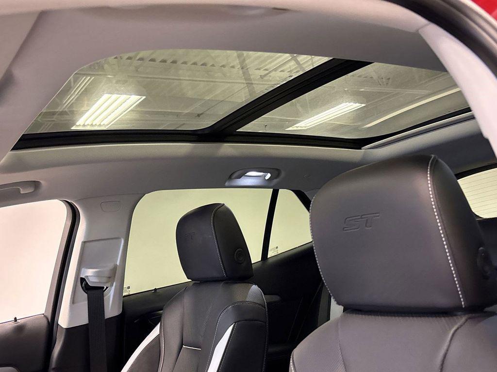 new 2025 Buick Envision car, priced at $35,924