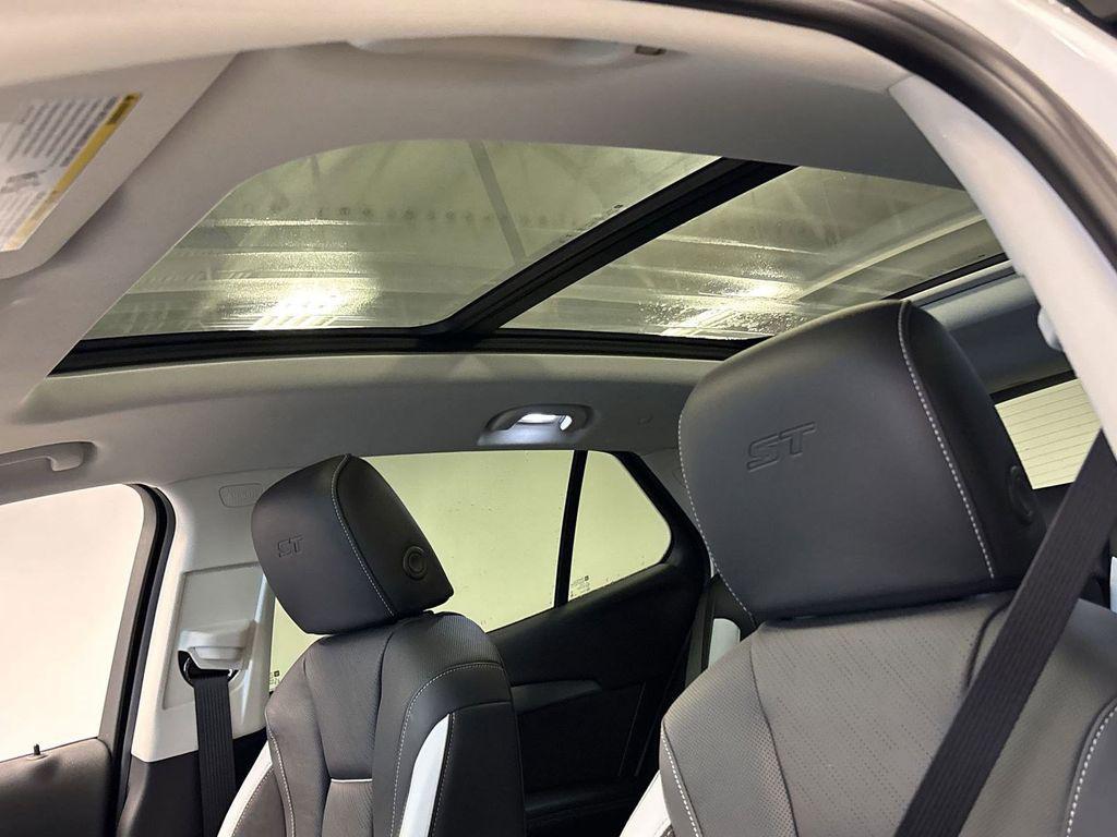 new 2025 Buick Envision car, priced at $36,484