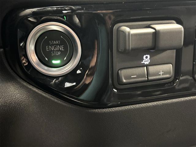 new 2025 GMC Sierra 2500 car, priced at $76,817