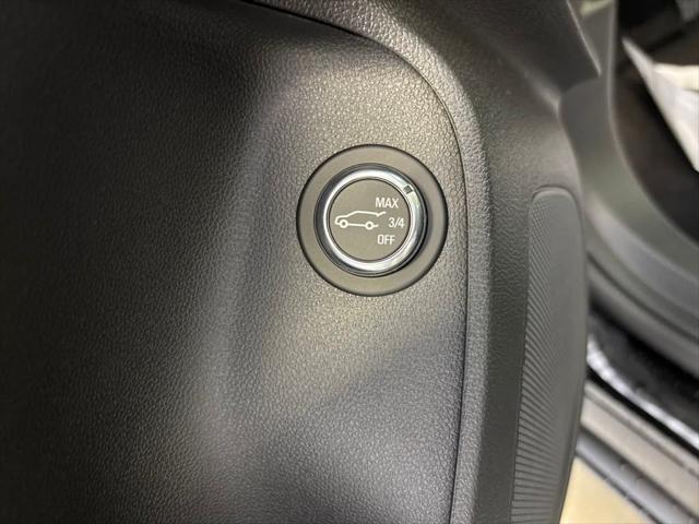new 2025 Buick Envista car, priced at $30,355