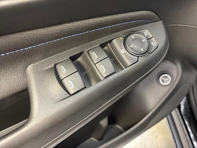 new 2025 Buick Envista car, priced at $30,355