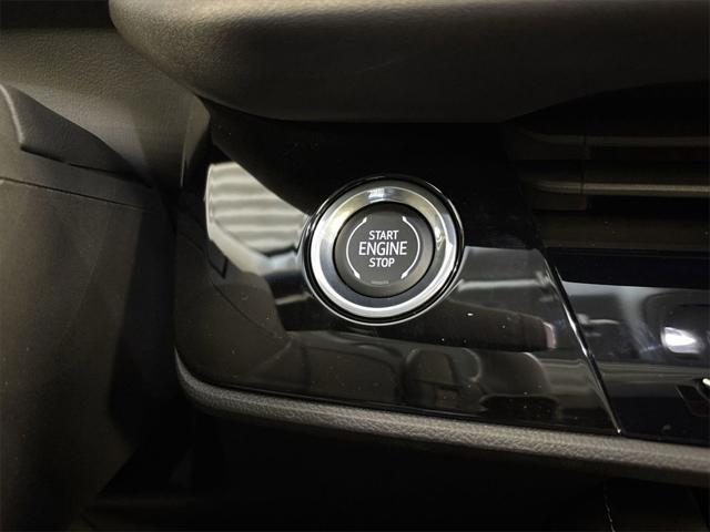 new 2025 Buick Envision car, priced at $40,645