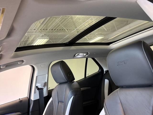 new 2025 Buick Envision car, priced at $40,645