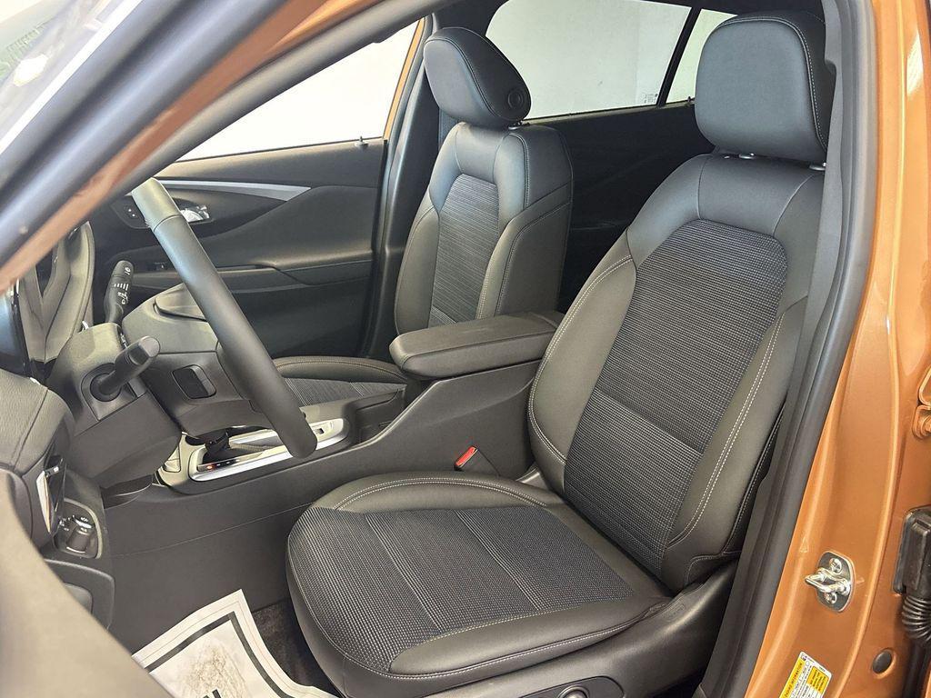 new 2025 Buick Envista car, priced at $25,870