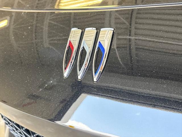 new 2025 Buick Envista car, priced at $30,355