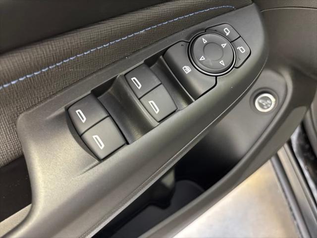 new 2025 Buick Envista car, priced at $30,355