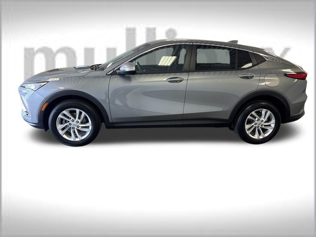 new 2025 Buick Envista car, priced at $24,680