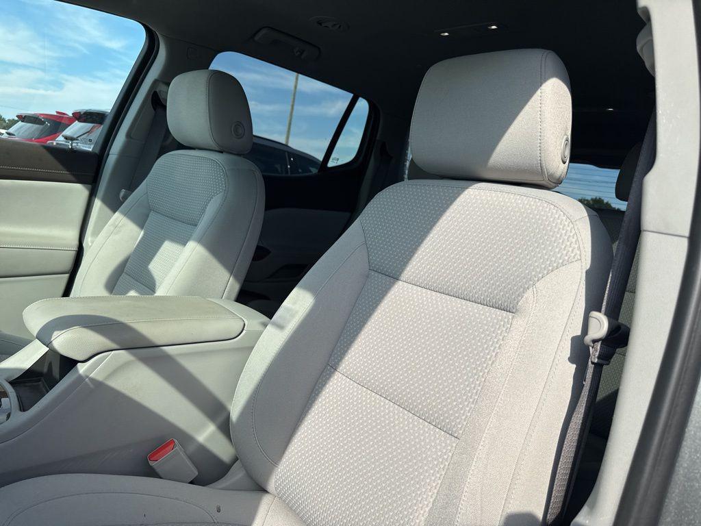 used 2023 GMC Acadia car, priced at $27,900
