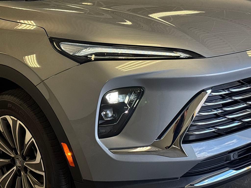 new 2025 Buick Envision car, priced at $33,551
