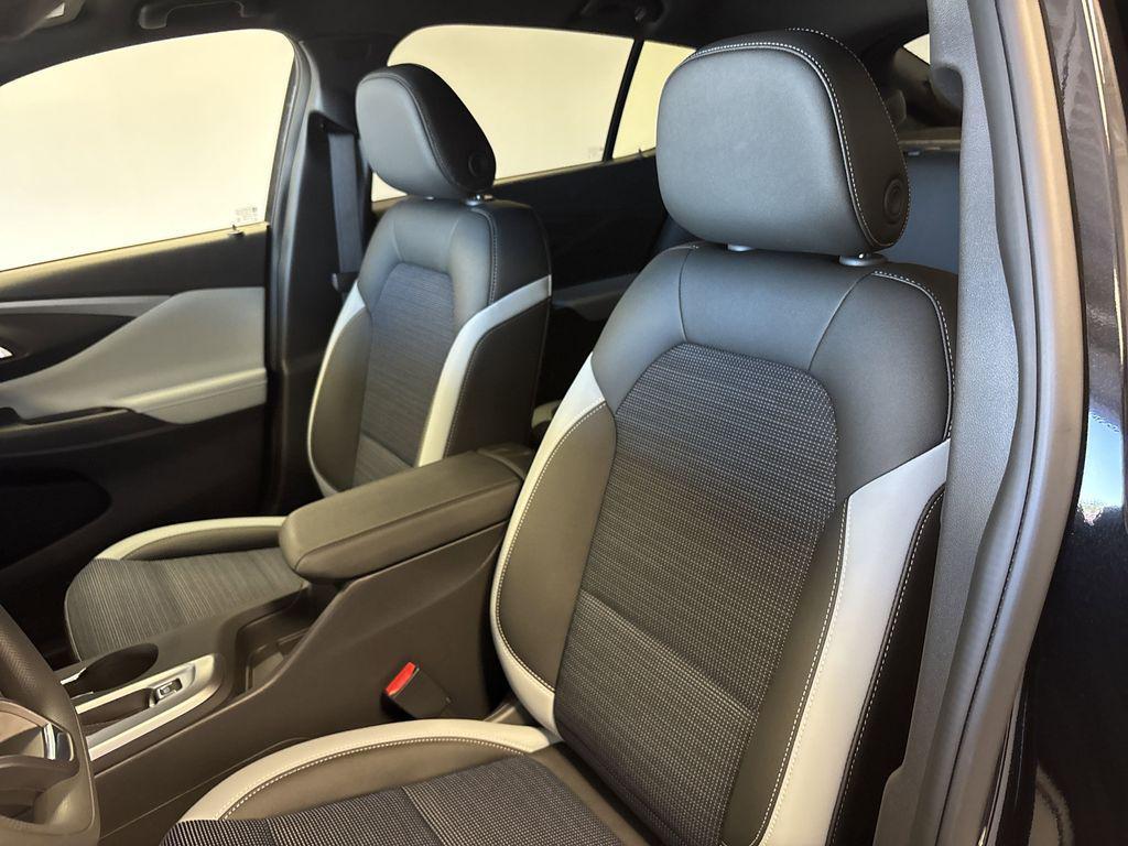 new 2025 Buick Envista car, priced at $24,340